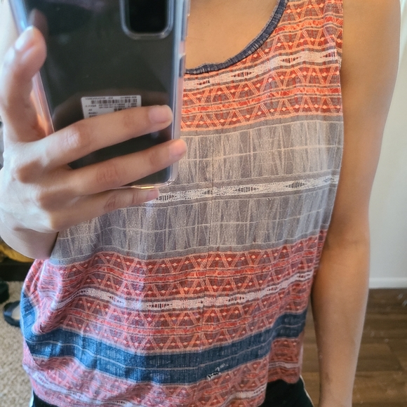Sleeveless tribal boho earthy printed tank… - Picture 3 of 7